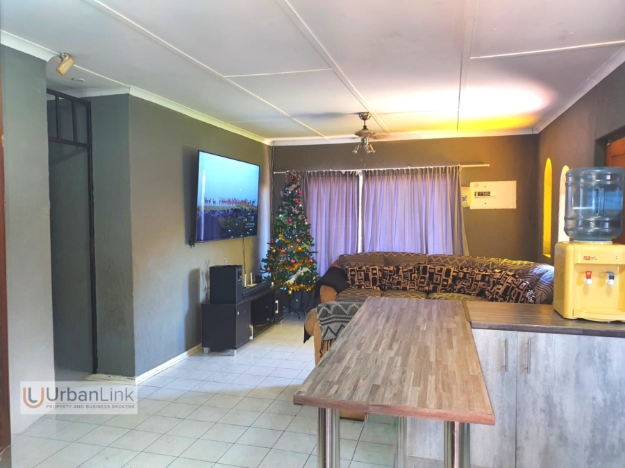 3 Bedroom Property for Sale in Safari Gardens North West